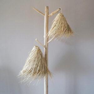 straw pendant light palm fiber that covers the metal structure of its lampshade gives the pendant light an explosive and elegant style.