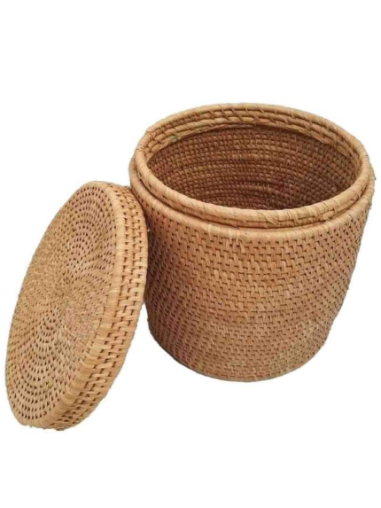 Raffia Basket make a touch of beautiful natural to your homeHandcrafted box unique good quality ,Dimensions: D20 cm/H18 cm,Handcrafted box