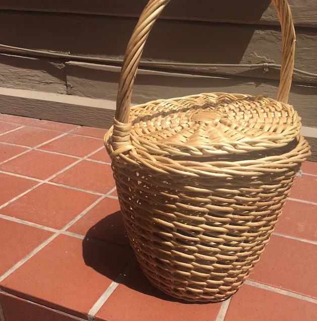 Moroccan Basket This little pan may used to decorate a table with fruit, chocolate,.Diameter: 26cm Height: 23cm Height with handle 43 cm