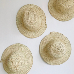 Handmade straw hat Perfect for those days when you are working in the garden. Also nice as a wall decoration diameter approximately 40 cm.
